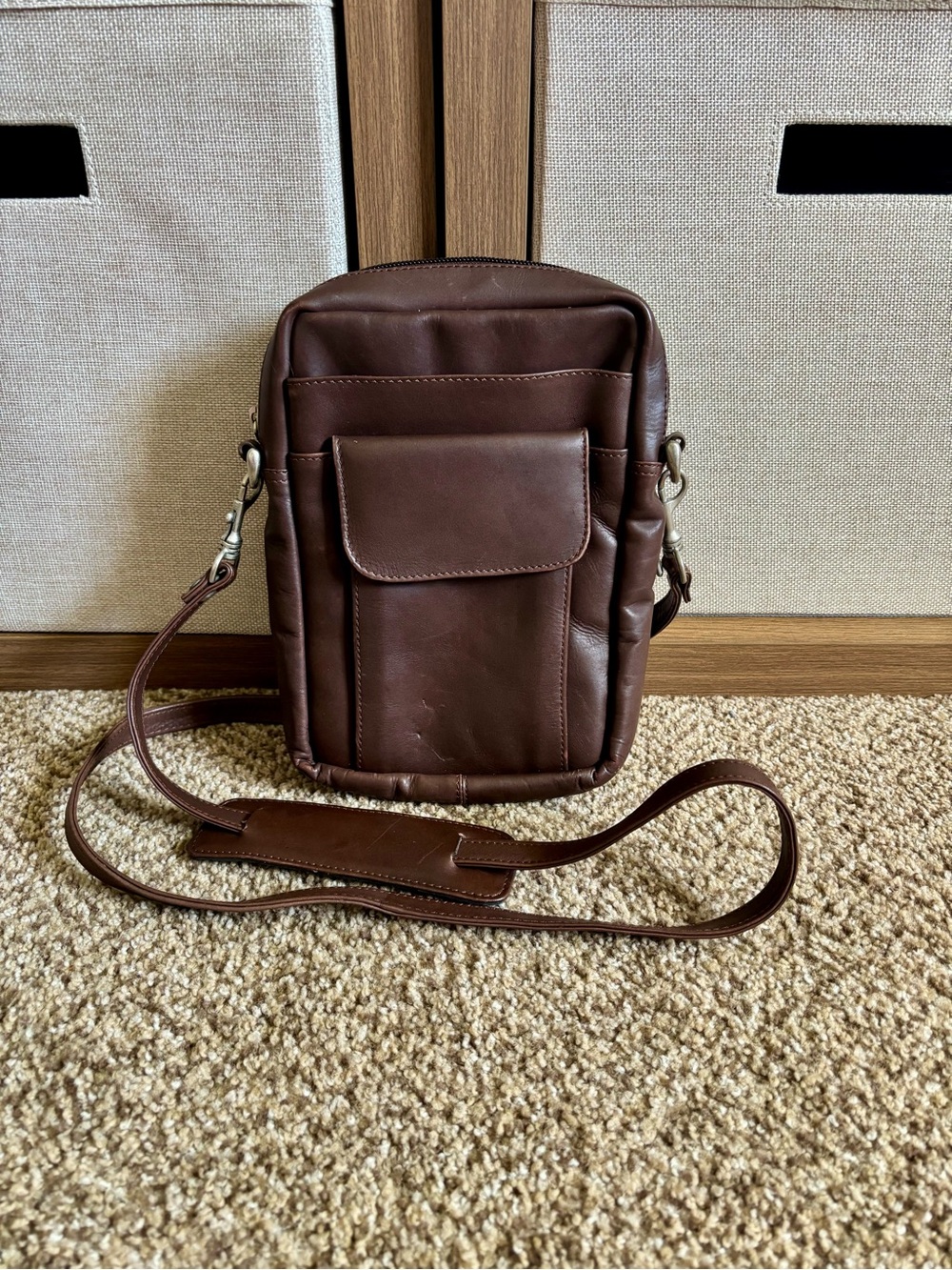 Vintage Winn Brown Leather Travel Crossbody Bag
